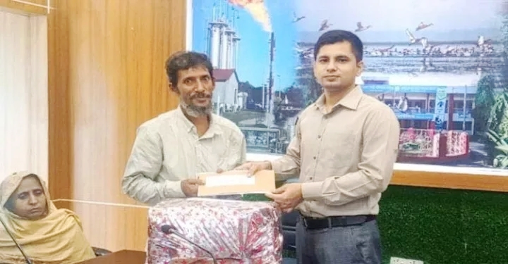 গোলাপগঞ্জে জুলাই গণঅভ্যুত্থানে শহীদ পরিবারের মধ্যে সঞ্চয়পত্র বিতরণ