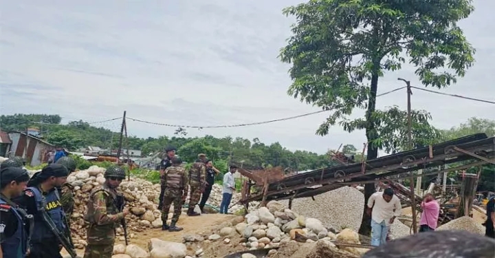 সিলেটের ধোপাগুল ও জৈন্তাপুরে ৩৫টি ক্রাশার মেশিনের বিদ্যুৎ বিচ্ছিন্ন