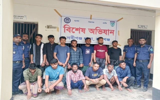 পুলিশের ওপর হামলা করে আসামি ছিনতাই, আটক ১৩