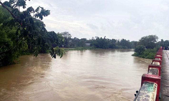 কমলগঞ্জে আকস্মিকভাবে বাড়ছে ধলাই নদীর পানি