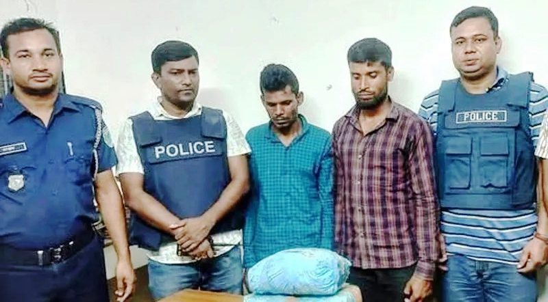 কমলগঞ্জে পুলিশের অভিযানে ৩ কেজি গাঁজাসহ আটক ২