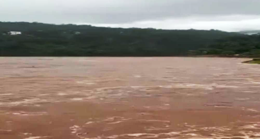 জাফলংয়ের পিয়াইন নদীতে পড়ে যুবক নিখোঁজ