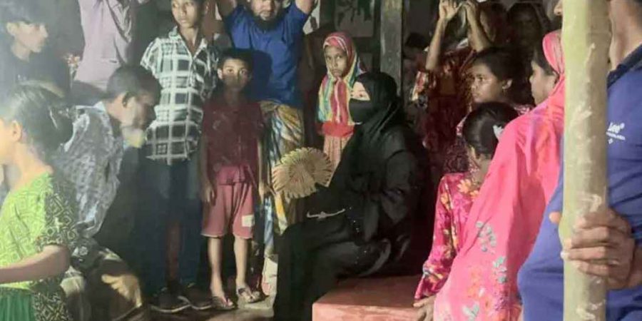 বিয়ের দাবিতে ২ সন্তানের জননীর অনশন, পালালেন প্রেমিক