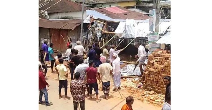 রাজনগরে বিএনপির দুই গ্রুপের সংঘর্ষ, দোকান ভাঙচুর