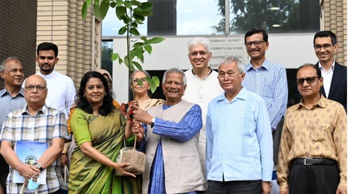 পরিবেশ সুরক্ষায় প্লাস্টিক বর্জনের আহ্বান প্রধান উপদেষ্টার