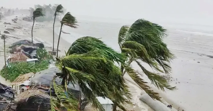 রাতে দেশের ৯ অঞ্চলে ঝড় ও বজ্রবৃষ্টি আভাস