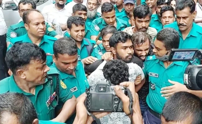 বৈছাআ’র চাঁদাবাজদের আদালত প্রাঙ্গনে কিল-ঘুষি-লাথি, ৭ দিনের রিমান্ড মঞ্জুর