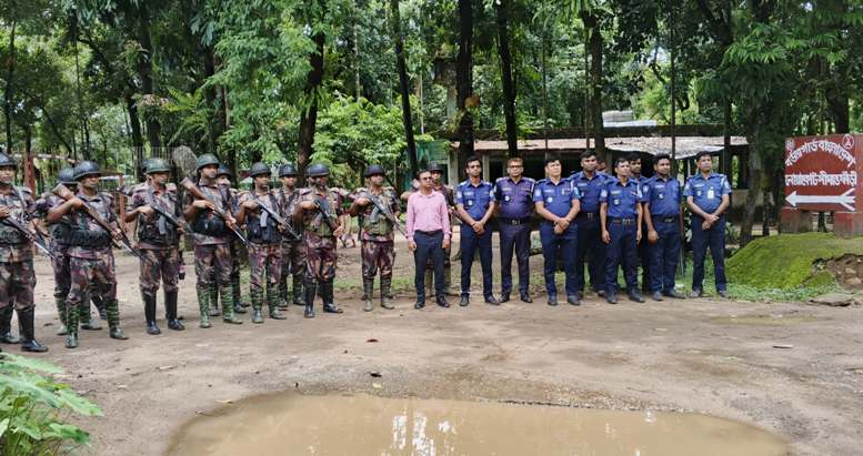 ছাতকে অবৈধ বালু উত্তোলন বন্ধে কঠোর প্রশাসন, ৪টি ড্রেজার মেশিন ধ্বংস