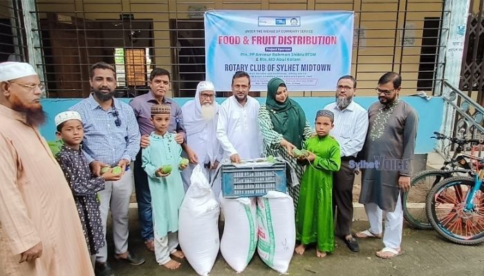 রোটারি ক্লাব অব সিলেট মিডটাউনের খাদ‍্য সামগ্রী বিতরণ