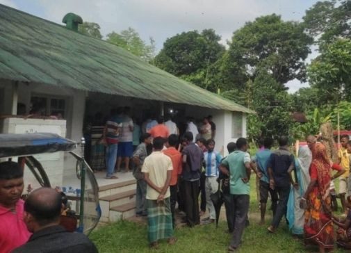 শ্রীমঙ্গলে চিকিৎসকের অবহেলায় নারী চা শ্রমিকের মৃত্যুর অভিযোগ, হাসপাতাল ঘেরাও