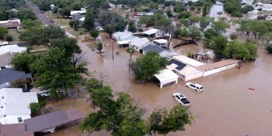 টেক্সাসে বন্যায় নিহত বেড়ে ৫০