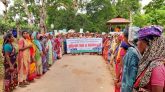 বাগান ষড়যন্ত্রকারীদের বিরুদ্ধে চা শ্রমিকদের বিক্ষোভ
