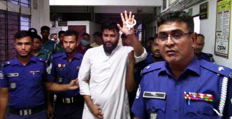 সিলেটে ছাত্রদল নেতা লিটনের ফাঁসির রায় বাতিলের দাবিতে আদালত চত্বরে বিক্ষোভ