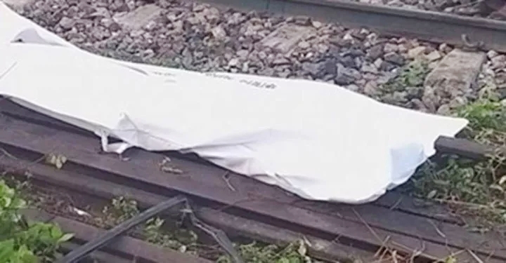 মৌলভীবাজারে কালনী এক্সপ্রেস ট্রেন থেকে পড়ে নারীর মৃত্যু