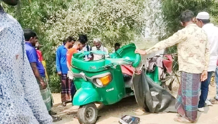সুনামগঞ্জে বাস-অটোরিক্সার মুখোমুখি সংঘর্ষে নিহত বেড়ে ৩