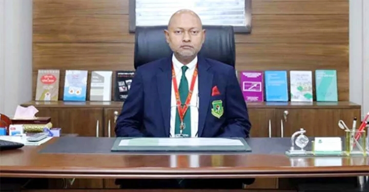 বেরোবির সাবেক উপাচার্য নাজমুল আহসান কলিমুল্লাহ গ্রেফতার