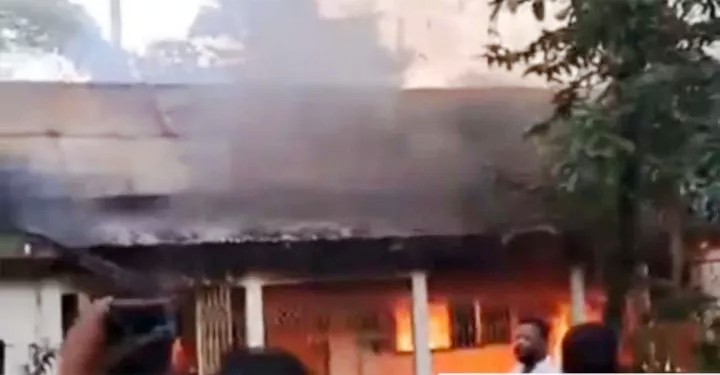 সিলেটে গ্যাস লাইনের লিকেজ থেকে বাসায় আগুন