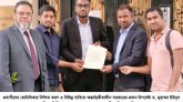 প্রবাসীদের ভোটাধিকার নিশ্চিতসহ বিভিন্ন দাবিতে প্রবাসী অধিকার পরিষদের প্রতিবাদলিপি প্রদান