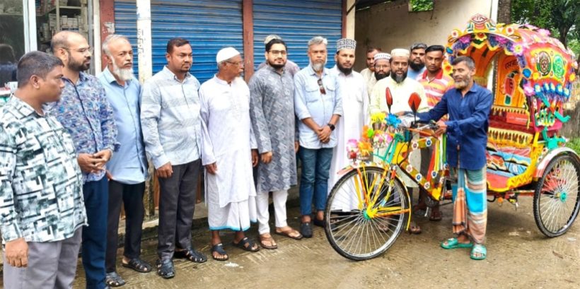 সিলেট নগরীর ২৪নং ওয়ার্ড জামায়াতের রিক্সা বিতরণ