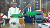 সিলেটে নির্বাচনের ৪ বছর পর শপথ নিলেন ইউপি চেয়ারম্যান
