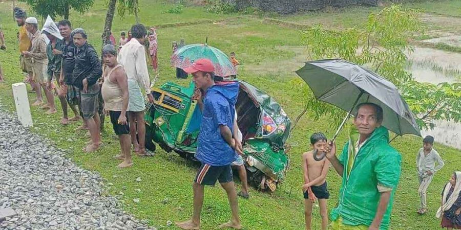 কক্সবাজারে ট্রেনের ধাক্কায় অটোরিকশার ৪ যাত্রী নিহত