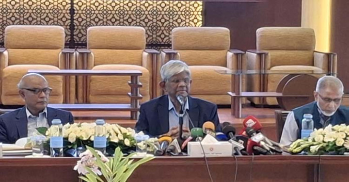 পৃথিবীর কোথাও এভাবে ব্যাংকের অর্থ লুট হয়নি : উপদেষ্টা