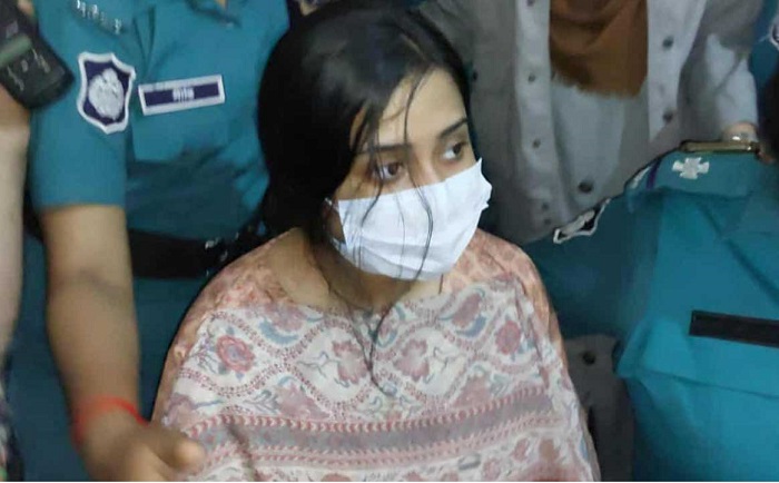 আওয়ামী লীগের সাথে ‘গোপন বৈঠক’, ‘দায় স্বীকার’ মেজর সাদিকের স্ত্রীর