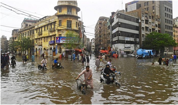 আকস্মিক বন্যায় পাকিস্তান, ভারতের কাশ্মীর ও নেপালে ৪ শতাধিক নিহত