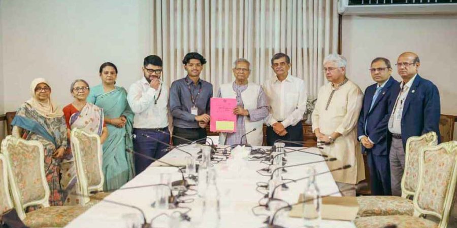 সাগর-রুনির ছেলে মেঘের হাতে প্লটের দলিল তুলে দিলেন প্রধান উপদেষ্টা