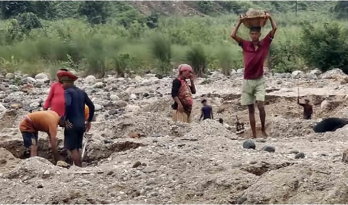 সিলেটে সাদাপাথর লুট : তদন্ত রিপোর্টে ১৩৭ নাম, লুট বন্ধে ১০ সুপারিশ