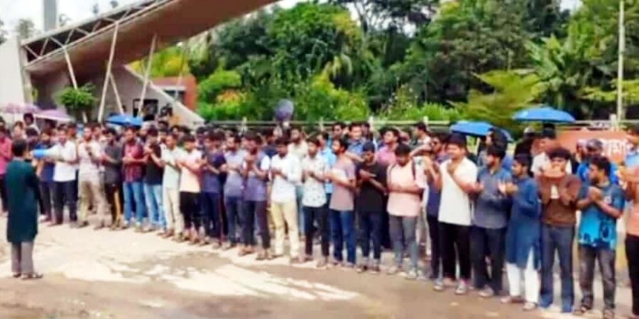 শাবি শিক্ষার্থীরা পড়লো গায়েবানা জানাজা