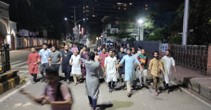 ভিপি নুরের ওপর হামলার প্রতিবাদে গভীররাতে সিলেটে বিক্ষোভ