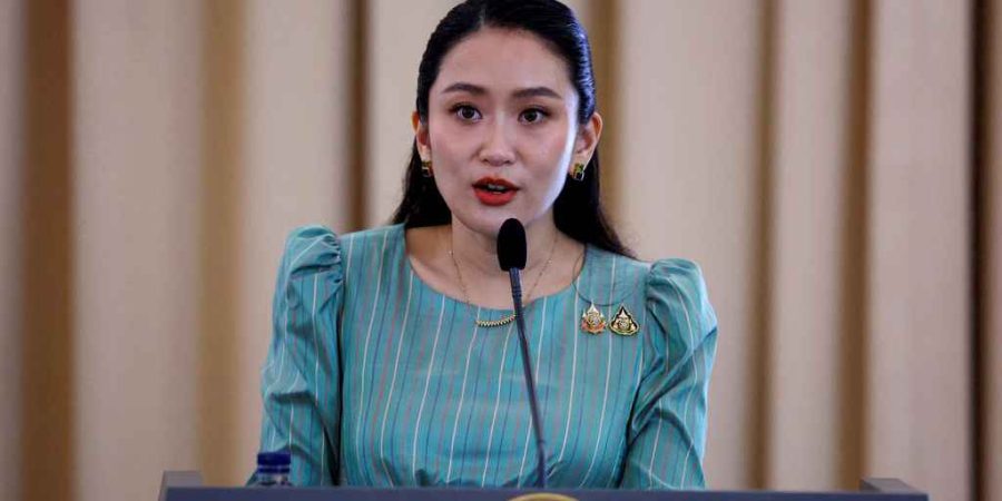 ফোনালাপ ফাঁস, ক্ষমতাচ্যুত হলেন থাইল্যান্ডের প্রধানমন্ত্রী