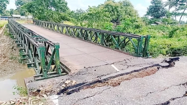 জুড়ীতে বেইলি সেতুতে ধস, ভারত-বাংলাদেশ পণ্য আমদানি-রপ্তানি বন্ধ