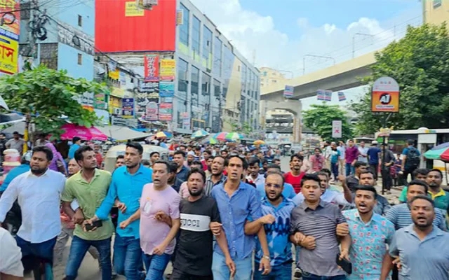 রাজধানীতে আ.লীগের ঝটিকা মিছিল, সিলেটের ৩ জনসহ গ্রেপ্তার ২৪৪