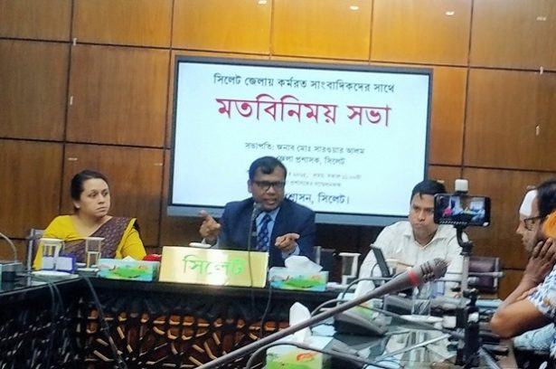 সিলেটের ফুটপাত ও কিনব্রিজে হকার বসতে দেবো না : জেলা প্রশাসক