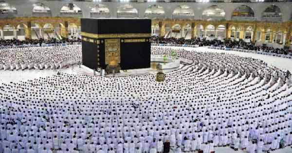 বিদেশে থাকা বাংলাদেশিদের হজে যেতে হবে দেশে এসে