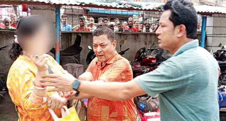 এক নারীকে দুই পুরুষের স্ত্রী দাবি-হাতাহাতি, তিনজনকেই কারাগারে প্রেরণ