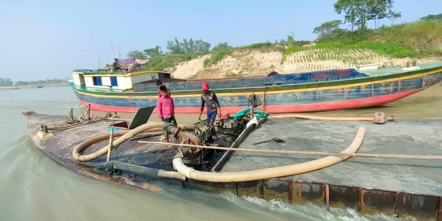 গোয়াইনঘাটে বালু লুটকারীদের বিরুদ্ধে মামলা, আসামি ২০০