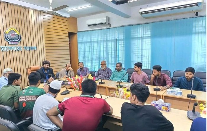 শাকসু নির্বাচন কমিশন গঠনের দাবিতে উপাচার্যের সঙ্গে শিক্ষার্থীদের সাক্ষাৎ