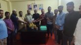 তাঁতীদল সিলেট জেলা শাখার সিনিয়র যুগ্ম আহবায়ক আব্দুল মালেককে ফুলেল শুভেচ্ছা