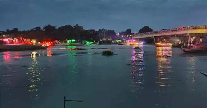 প্রতিমা বিসর্জনের সময় নৌকাডুবি, ২ শিশু নিখোঁজ