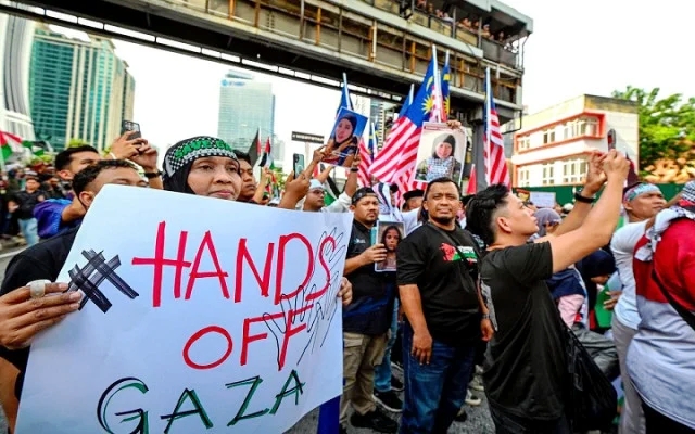 গাজা অভিমুখি সুমুদ ফ্লোটিলা আটকে দেওয়ায় বিশ্বজুড়ে বিক্ষোভ