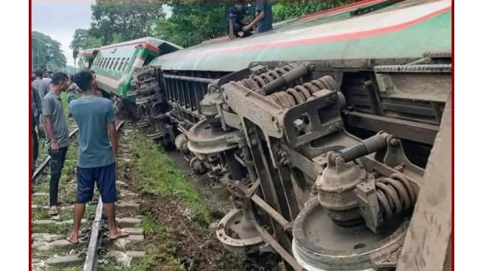সিলেটে উদয়ন এক্সপ্রেস লাইনচ্যুত, রেল যোগাযোগ বিচ্ছিন্ন