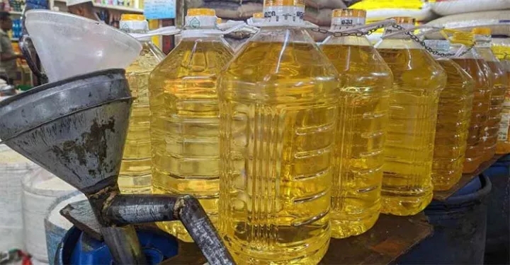 লিটারে ৬ টাকা বাড়লো ভোজ্যতেলের দাম