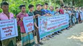 দোয়ারাবাজারে স্কুলছাত্রীকে ধর্ষণ-কুপিয়ে হত্যা চেষ্টার প্রতিবাদে মানববন্ধন