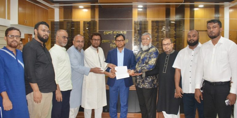 ১ নভেম্বর সিলেট চেম্বার নির্বাচনের দাবিতে ডিসির কাছে ব্যবসায়ী ফোরামের স্মারকলিপি