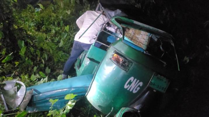 শান্তিগঞ্জে পিকআপ-সিএনজির সংঘর্ষে চালকসহ আহত ৫