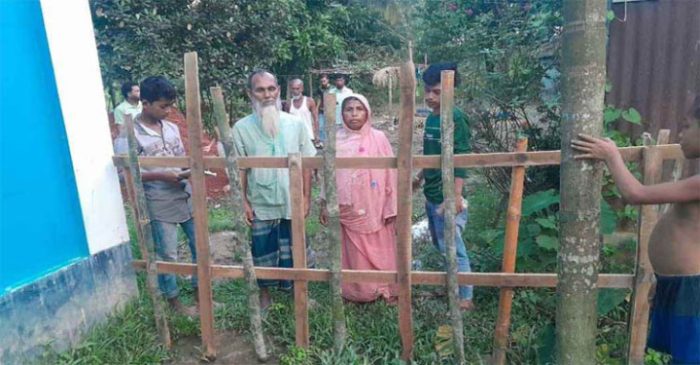 হবিগঞ্জে বেড়া দিয়ে রাস্তা দখল, গৃহবন্দী ১০ পরিবার!