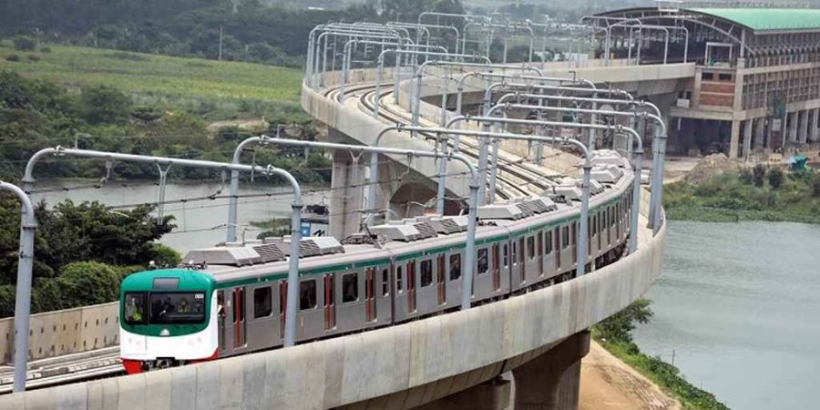 রাজধানীতে মেট্রোরেল দুর্ঘটনায় গেল প্রাণ পথচারীর